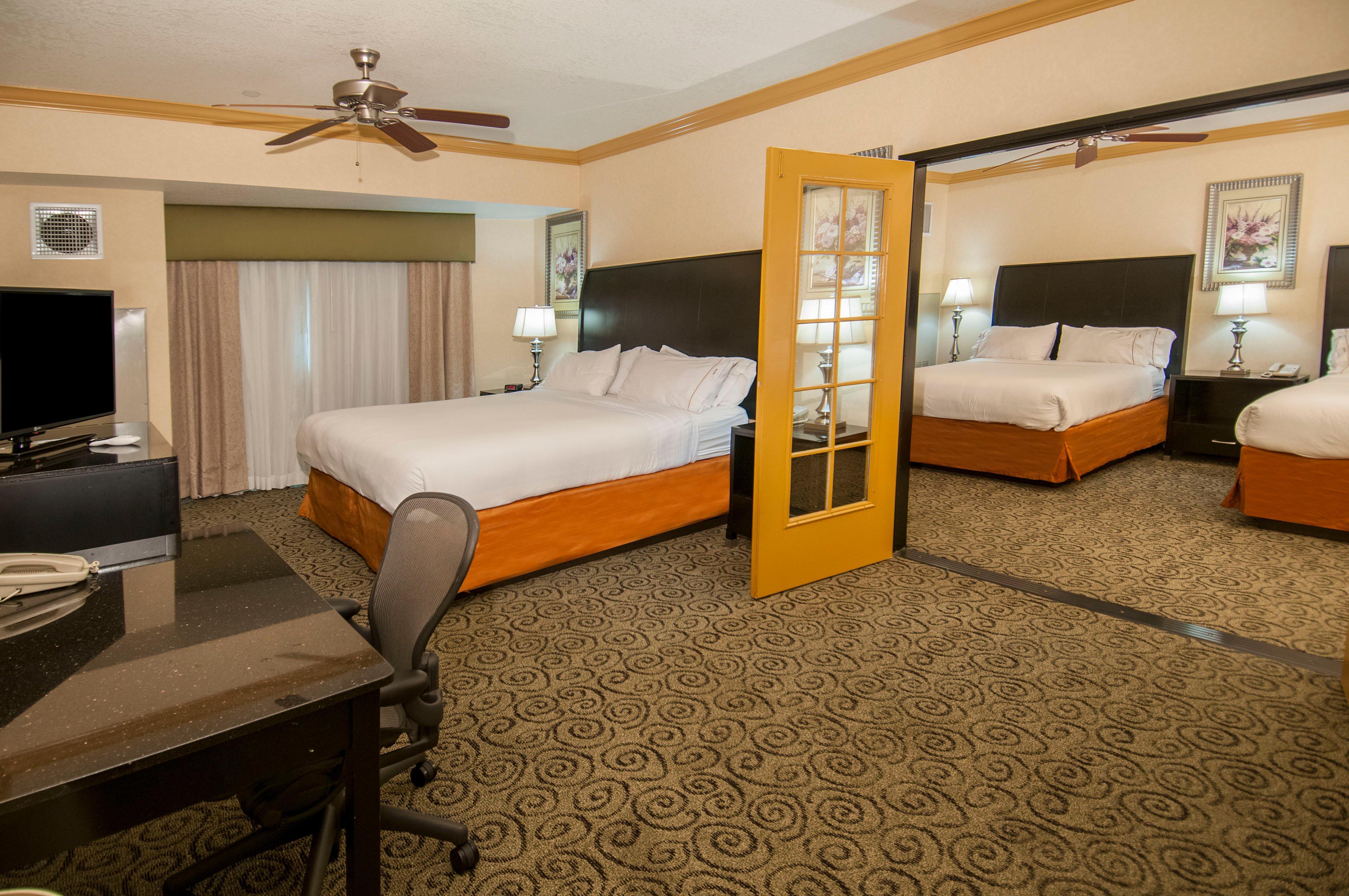 Holiday Inn Express & Suites Bakersfield Central By Ihg Экстерьер фото