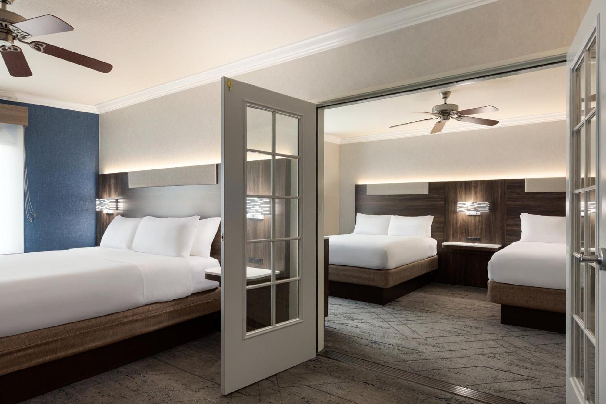 Holiday Inn Express & Suites Bakersfield Central By Ihg Экстерьер фото