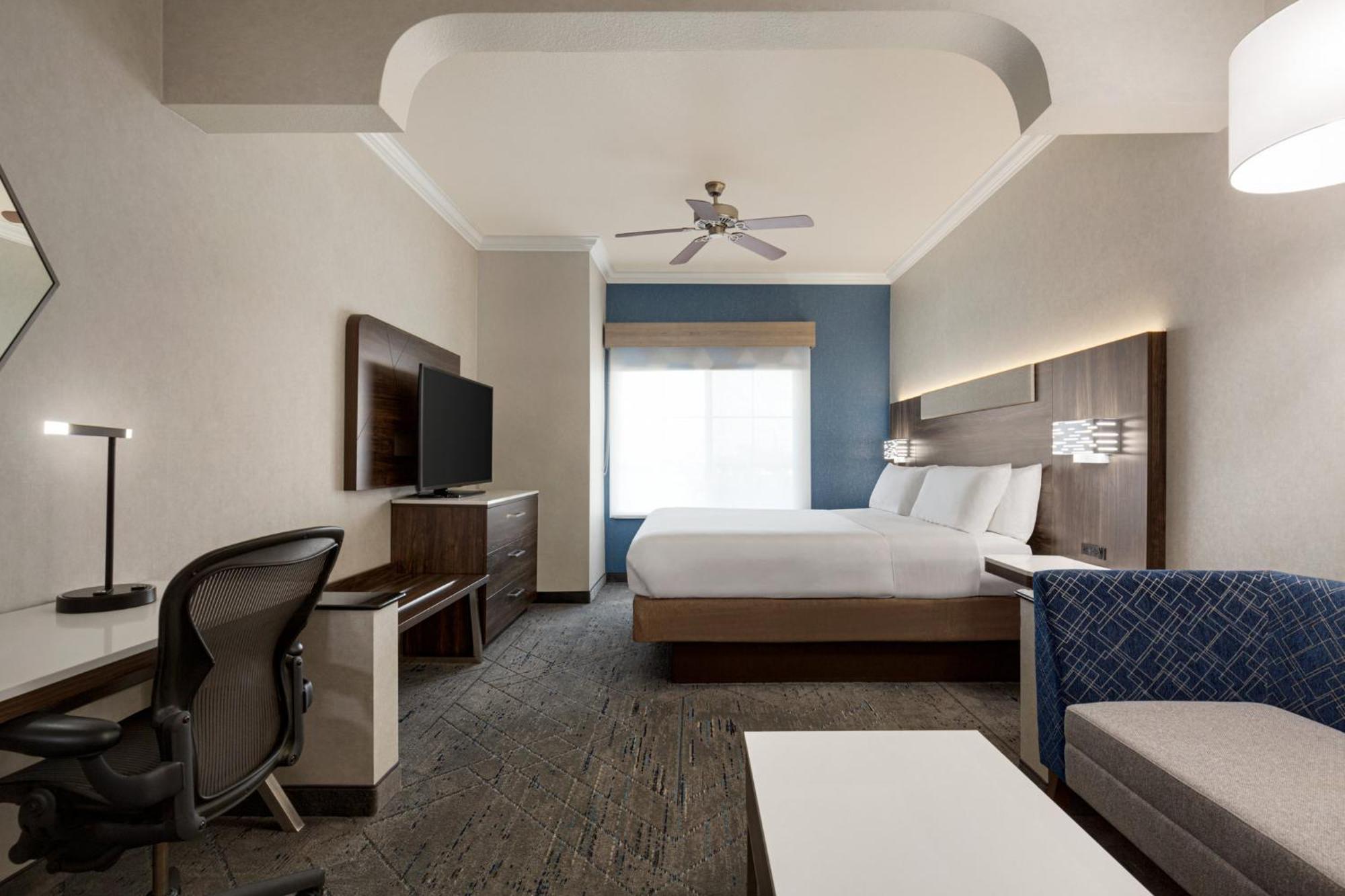 Holiday Inn Express & Suites Bakersfield Central By Ihg Экстерьер фото