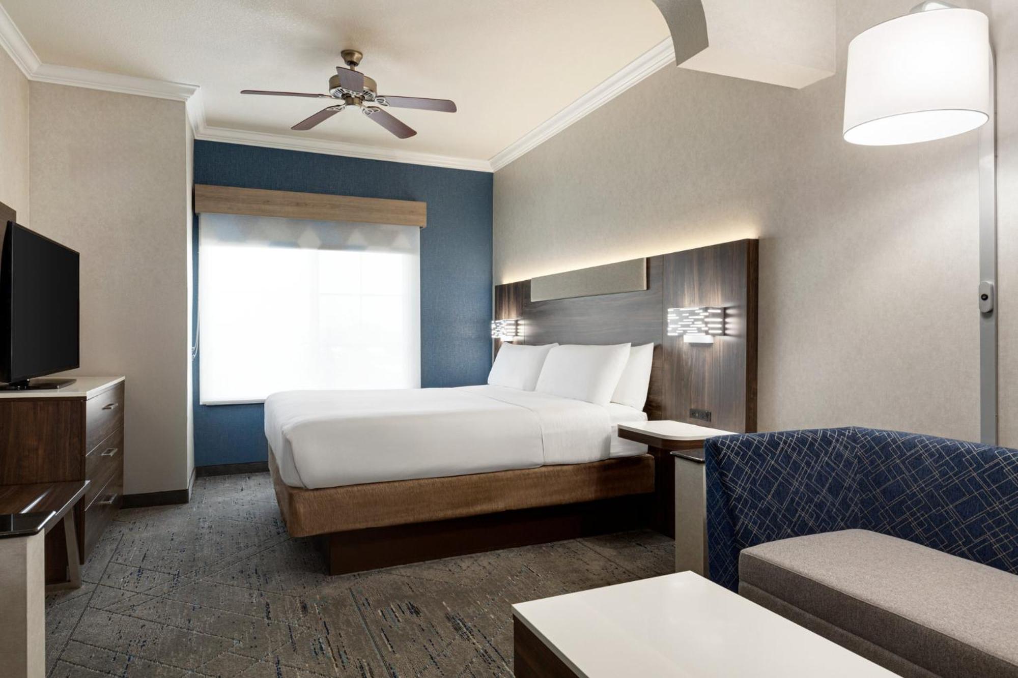Holiday Inn Express & Suites Bakersfield Central By Ihg Экстерьер фото