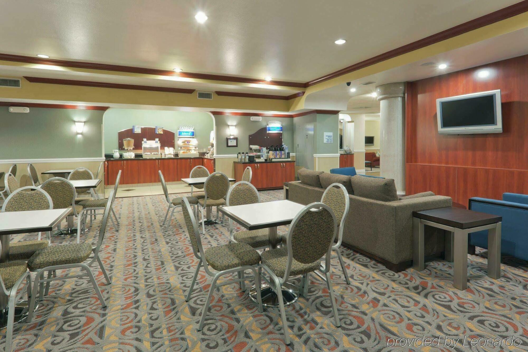Holiday Inn Express & Suites Bakersfield Central Ресторан фото